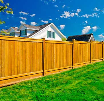 Wooden Fences: Delimit and Beautify Your Property